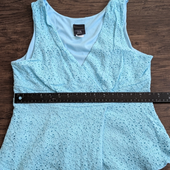 J.T.B. Vintage Y2K Blue floral eyelet top W/ asymmetrical hem & V-neckline Sz PL - Picture 6 of 8